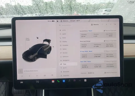 2018 Tesla Model 3 Long Range/Performance z USA, uszkodzony, nr VIN 5YJ3E1EB7JF070600
